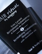 Hair Rituel by Sisley Revitalizing Volumizing Shampoo with Camellia oil tömegnövelő sampon a selymes hajért szulfátmentes 500 ml