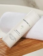 Health Labs Care Balance On Conditioner megújító kondicionáló hajra 200 ml