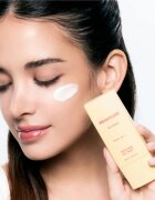 House of Hur Weightless Sun Fluid gyengéd védő folyadék SPF 50+ 50 ml
