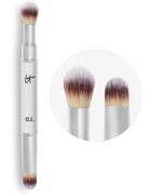 IT Cosmetics Heavenly Luxe Brush korrektor ecset hölgyeknek 1 db