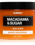 KUNDAL Macadamia & Sugar Body Scrub Pink Grapefruit gyengéd testpeeling nyugtató hatással 550 g