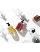 KUNDAL Objet Exfoliating & Waterfull Hand Wash bőrhámlasztó folyékony szappan kézre illattal Crushed Cherry 380 ml