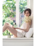 KUNDAL Objet Moist Gleam Body Wash parfümös tusfürdő az intenzív hidratálásért illattal Glowing Orchard 450 ml