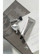 KUNDAL Objet Silky & Buttery Hand Cream ápoló kézkrém a táplálásért és hidratálásért illattal Earthy Myrrh 50 ml