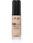 L.A. Girl Cosmetics PRO. Matte HD tartós alapozó matt hatással árnyalat Natural 30 ml