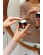 Lirene Collagen Glow 70+ ránctalanító és regeneráló krém az arcbőr táplálásáért és természetes hidratáltságának megőrzéséért 50 ml
