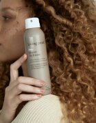 Living Proof No Frizz kisimító spray töredezés ellen 208 ml
