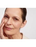 L’Occitane Immortelle Precious szemkörnyékápoló balzsam a ráncok duzzanatok és sötét karikák ellen 15 ml