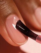 LONDONTOWN Kur Luxe Length Nail Gloss körömerősítő lakk gyenge és sérült körmökre 12 ml