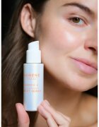 Lumene Nordic-C [VALO] Glow Renew éjszakai szérum az élénk és kisimított arcbőrért 30 ml