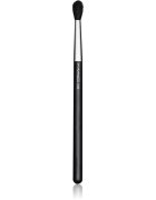 MAC Cosmetics Brush 224S Tapered Blending blending brush 224S 1 db