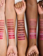 MAC Cosmetics Powder Kiss Lip + Cheek Mousse multifunkcionális smink ajkakra és arcra árnyalat Pretty Pleats! 5 ml