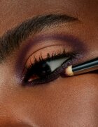 MAC Cosmetics Powder Kiss Soft Matte Eye Shadow szemhéjfesték árnyalat P for Potent 1.5 g