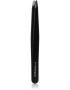 MAC Cosmetics Tools Tweezers ferde végű szemöldökcsipesz 1 db
