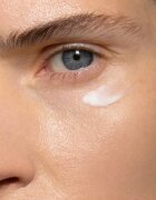 Mádara MÁDARA Retinol Alternative hidratáló szemkörnyékápoló krém a ráncok és a sötét karikák ellen 15 ml