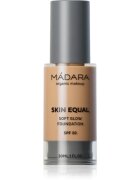 Mádara MÁDARA Skin Equal élénkítő make-up a természetes hatásért SPF 20 árnyalat #40 Sand 30 ml