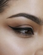 MAYBELLINE NEW YORK Hyper Precise ultra-fekete szemhéjtus árnyalat Black Matte 1 ml