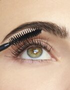 MAYBELLINE NEW YORK The Colossal Curl Bounce dúsító és göndörítő szempillaspirál árnyalat 01 - Black 10 ml