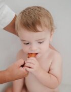 Mushie Finger Toothbrush ujjra húzható fogkefe gyermekeknek Clay/Shifting Sand 2 db