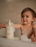 Mushie Organic Baby tusfürdő gél és sampon 2 in 1 gyermekeknek 400 ml