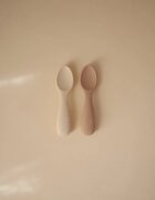 Mushie Toddler Starter Spoons kiskanál Natural/ Shifting Sand 12m+ 2 db
