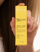 Nacomi Next Level Glow Up bőrélénkítő szérum C-vitaminnal 30 ml
