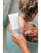Naif Baby & Kids Wash Gel tisztító gél gyerekeknek és csecsemőknek testre és arcra 200 ml
