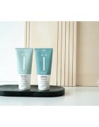 Naif Personal Care Shampoo finom állagú tisztító sampon minden hajtípusra 200 ml