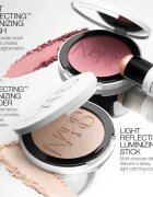 Nars Light Reflecting™ Luminizig Blush élénkítő arcpirosító árnyalat JUMP 5.5 g
