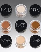 Nars Soft Matte Complete Concealer mattító korrektor a teljes fedésre árnyalat CREMA CATALANA 6.2 g