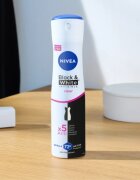 Nivea Black & White Invisible Clear izzadásgátló spray takarékos kiszerelés