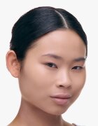 Notino Glow Foundation With SPF 50 & Plant Extracts élénkítő make-up SPF 50 02 Light Warm 30 ml
