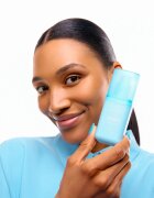 Notino Hydrating Serum with Hyaluronic Acid & Vitamins C + E hidratáló szérum az élénk és kisimított arcbőrért 30 ml