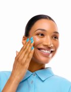 Notino Hydrating Serum with Hyaluronic Acid & Vitamins C + E hidratáló szérum az élénk és kisimított arcbőrért 30 ml