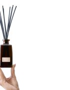 Notino Reed Diffuser Oud Wood aroma diffúzor 250 ml
