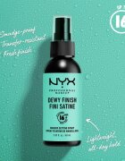 NYX Professional Makeup Makeup Setting Spray Dewy fixáló spray 180 ml