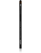 NYX Professional Makeup Pro Brush lapos ecset az apró részletekhez 1 db