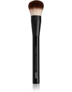 NYX Professional Makeup Pro Brush multifunkciós ecset a tökéletes küllemért 1 db