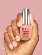 OPI ’m Dreaming Infinity Shine körömlakk árnyalat Suzi's Pedicure Throne 15 ml