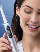 Oral-B iO 9 elektromos fogkefe töltőtokkal Rose Quartz 1 db