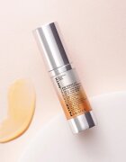 Peter Thomas Roth Potent-C Power Eye Cream hidratáló szemkörnyékápoló krém a duzzanatokra és a sötét karikákra 15 ml
