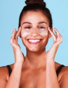 Peter Thomas Roth Water Drench Hyaluronic Cloud Eye Patches hidratáló gél párnácskák a szem köré 60 db