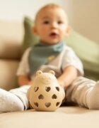 Petite&Mars Bear Basil 0m+ csörgő Desert Sand 1 db
