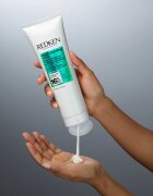 Redken Acidic Bonding Curls öblítést nem igénylő regeneráló ápolás göndör hajra 250 ml