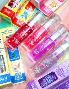 Rude Cosmetics Manga Collection Sparkle Lip Oil tonizáló olaj az ajkakra hidratáló hatással árnyalat Strawberry 4 g