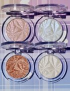 Rude Cosmetics Manga Collection Twinkle Twinkle Highlighter kompakt púderes élénkítő arcra árnyalat Sawa-Chan's Heart 4 g