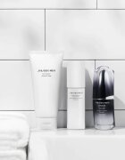 Shiseido Men Energizing Moisturizing Extra Light Fluid fluid regeneráló hatással uraknak 100 ml