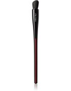 Shiseido Naname Fude Multi Eye Brush ecset a szemhéjfesték applikálására 1 db