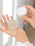 Sisley Baume Efficace hidratáló és bőrpuhító balzsam a szem és a száj kontúrjaira 30 ml