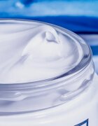 Sisley Velvet Nourishing Cream with Saffron Flowers hidratáló krém száraz és érzékeny bőrre 50 ml